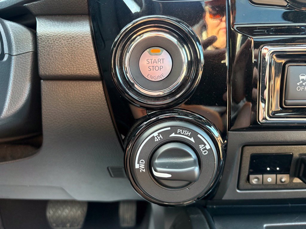 Used 2023 Nissan Titan Platinum Reserve w/ Moonroof Package AWD/4WD image 28