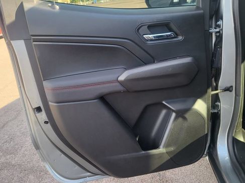Used 2024 Chevrolet Colorado Z71 w/ Z71 Convenience Package 2 AWD/4WD image 23