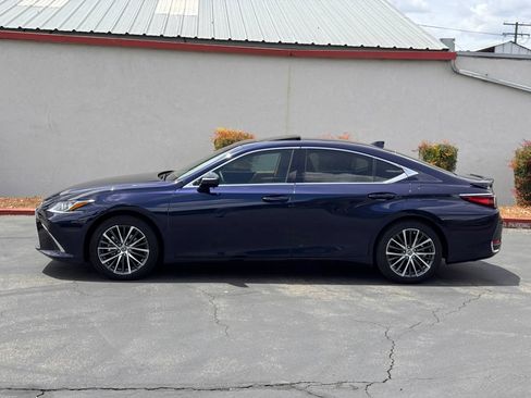 Used 2023 Lexus ES 300h w/ Premium Package FWD image 3