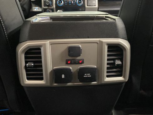 Used 2019 Ford F150 Lariat w/ Equipment Group 502A Luxury AWD/4WD image 31