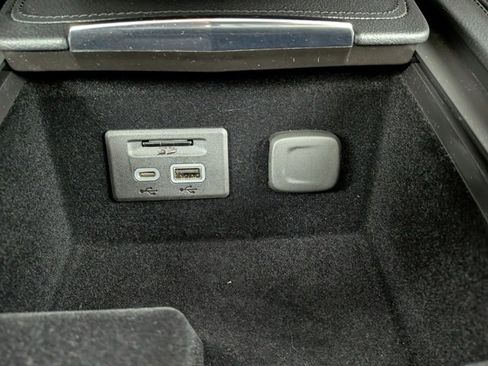 Certified 2022 Cadillac XT4 Premium Luxury w/ Enhanced Visibility Package image 11