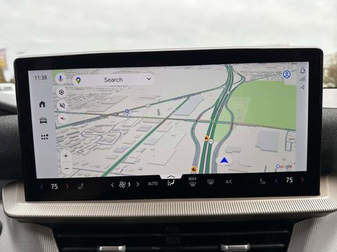 Used 2025 Ford Explorer Active image 22