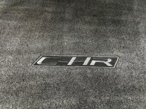 Used 2018 Toyota C-HR XLE image 30