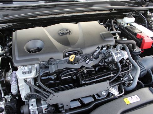 Used 2023 Toyota Camry SE image 28