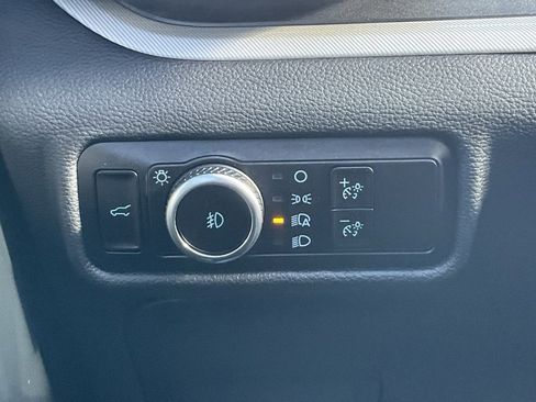 Used 2023 Ford Explorer XLT w/ Equipment Group 202A image 12