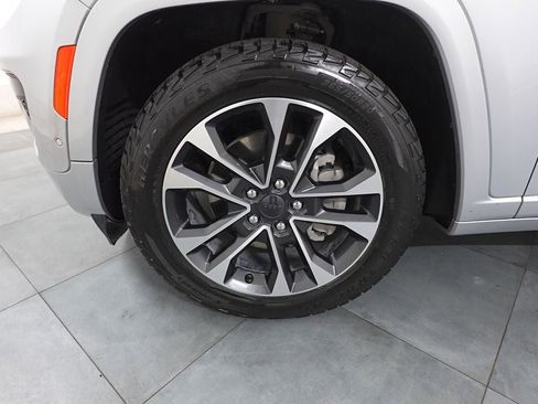 Used 2021 Jeep Grand Cherokee L Overland w/ Luxury Tech Group IV image 29