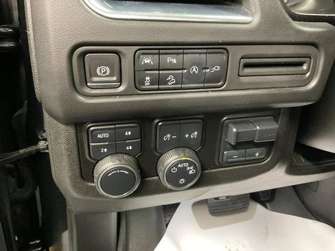 Used 2021 Chevrolet Tahoe Z71 w/ Z71 Signature Package image 13