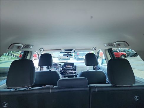Used 2024 Nissan Pathfinder SV FWD image 23