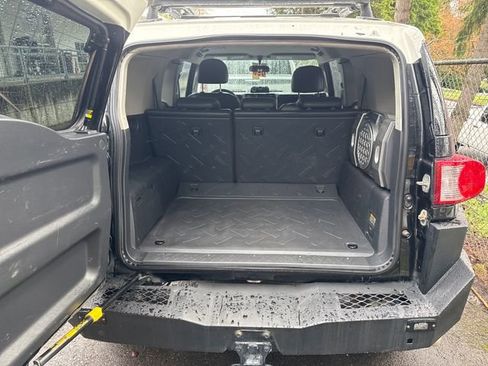 Used 2008 Toyota FJ Cruiser 4WD image 16