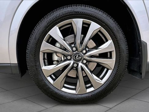 Used 2025 Lexus UX 300h FWD image 11