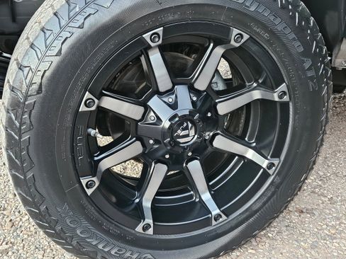 Used 2017 Jeep Wrangler Unlimited Sport w/ Connectivity Group image 20