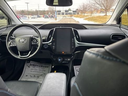 Used 2019 Toyota Prius L Eco image 9