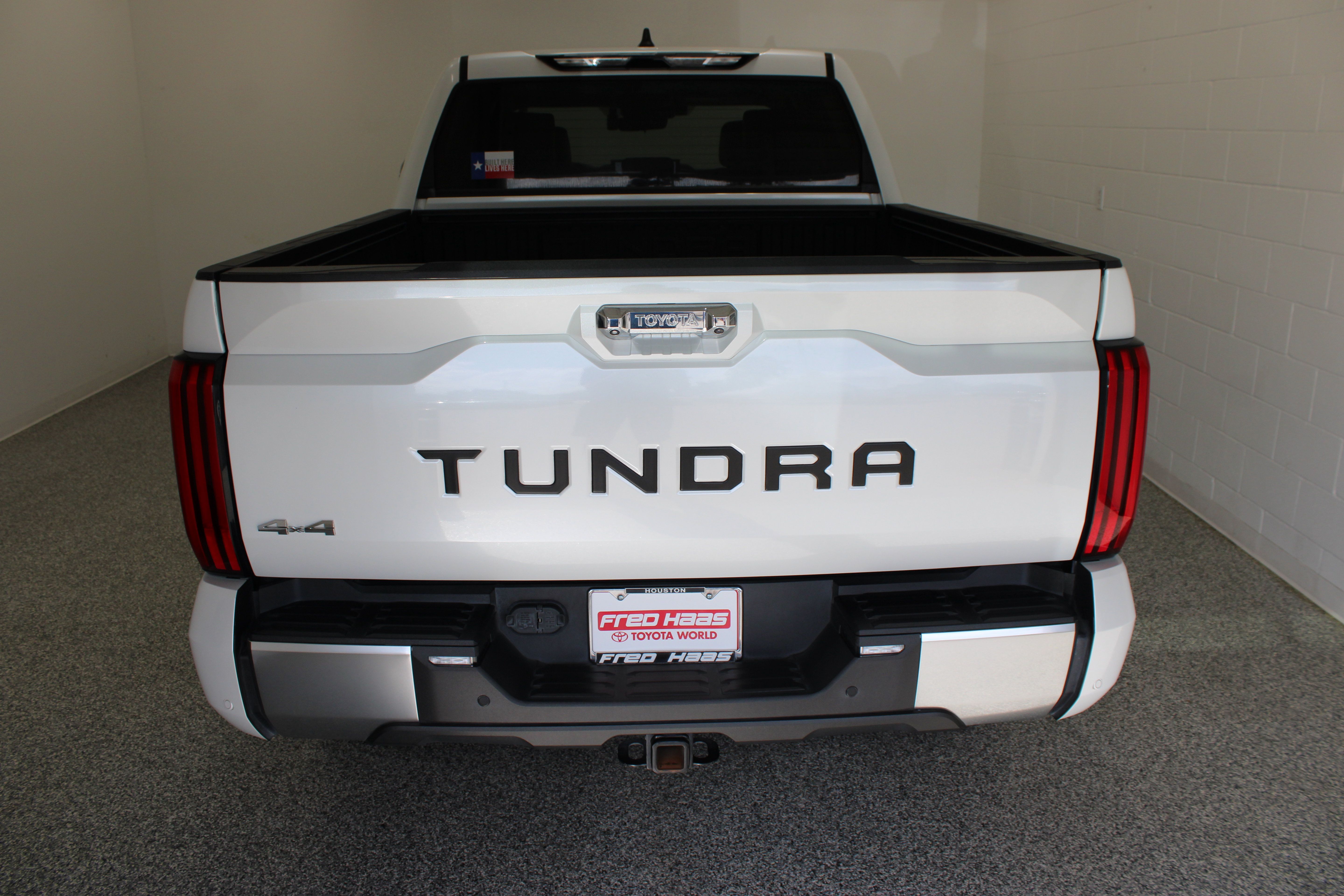 Used 2024 Toyota Tundra Limited w/ Power Package AWD/4WD image 8