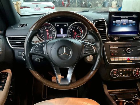 Used 2017 Mercedes-Benz GLS 550 4MATIC image 8