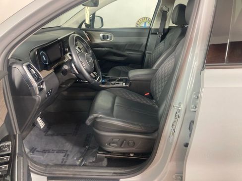 Certified 2023 Kia Sorento SX Prestige image 12