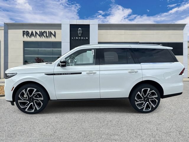 New 2027 Lincoln Navigator Black Label AWD/4WD image 4