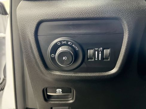 Used 2022 Jeep Grand Cherokee Limited AWD/4WD image 19