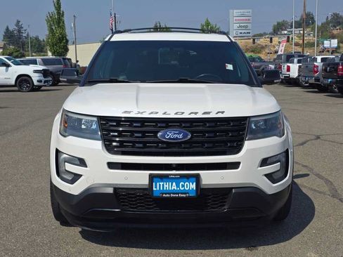 Used 2017 Ford Explorer Sport w/ Equipment Group 401A AWD/4WD image 8