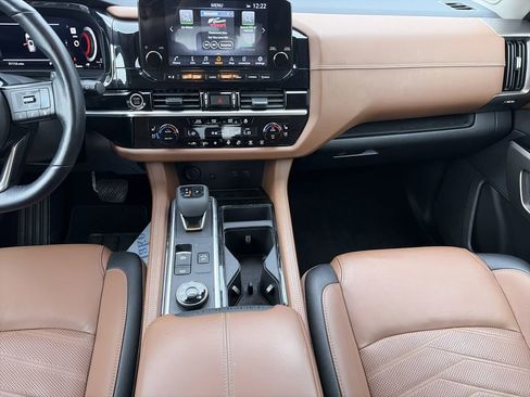 Used 2023 Nissan Pathfinder Platinum AWD/4WD image 15
