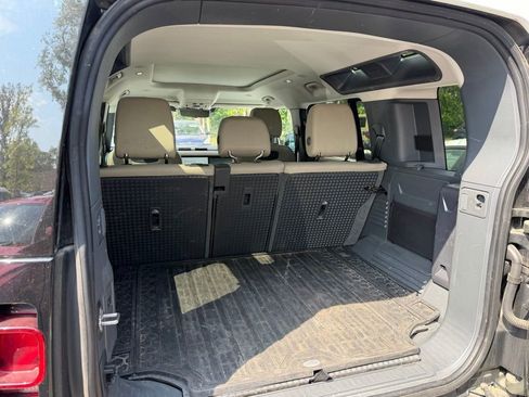 Used 2021 Land Rover Defender 110 S AWD/4WD image 7