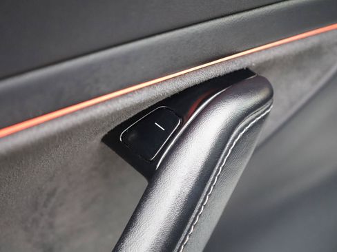 Used 2018 Tesla Model 3 Long Range RWD image 37