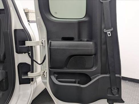 Used 2022 Nissan Titan S RWD image 24