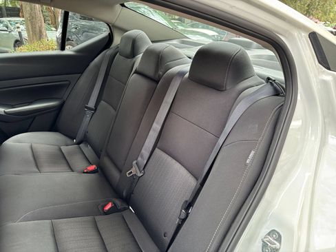 Used 2025 Nissan Altima 2.5 SV FWD image 37