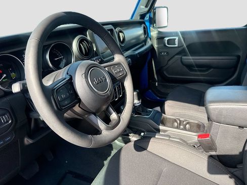Used 2023 Jeep Wrangler Unlimited w/ Cold Weather Group AWD/4WD image 26