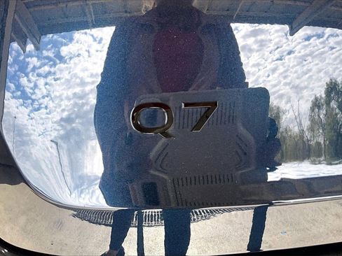 Used 2025 Audi Q7 3.0T Premium image 9