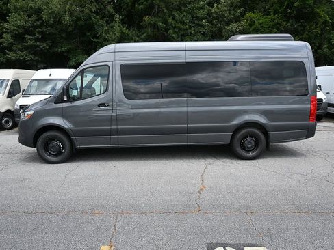 Used 2025 Mercedes-Benz Sprinter 2500 image 3