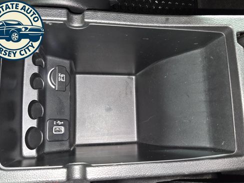 Used 2019 Jeep Cherokee Trailhawk w/ Comfort/Convenience Group AWD/4WD image 22