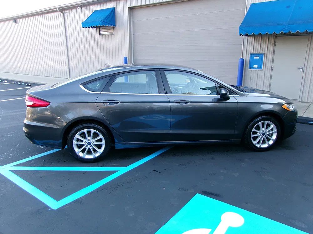 Used 2020 Ford Fusion SE FWD image 7
