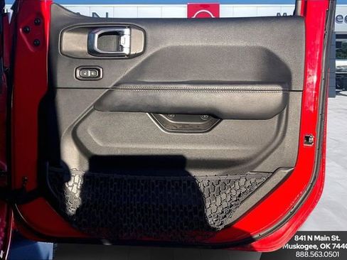 Used 2018 Jeep Wrangler Unlimited Sahara w/ LED Lighting Group image 25