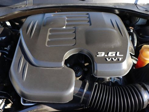 Used 2022 Chrysler 300 S w/ Comfort Group RWD image 54