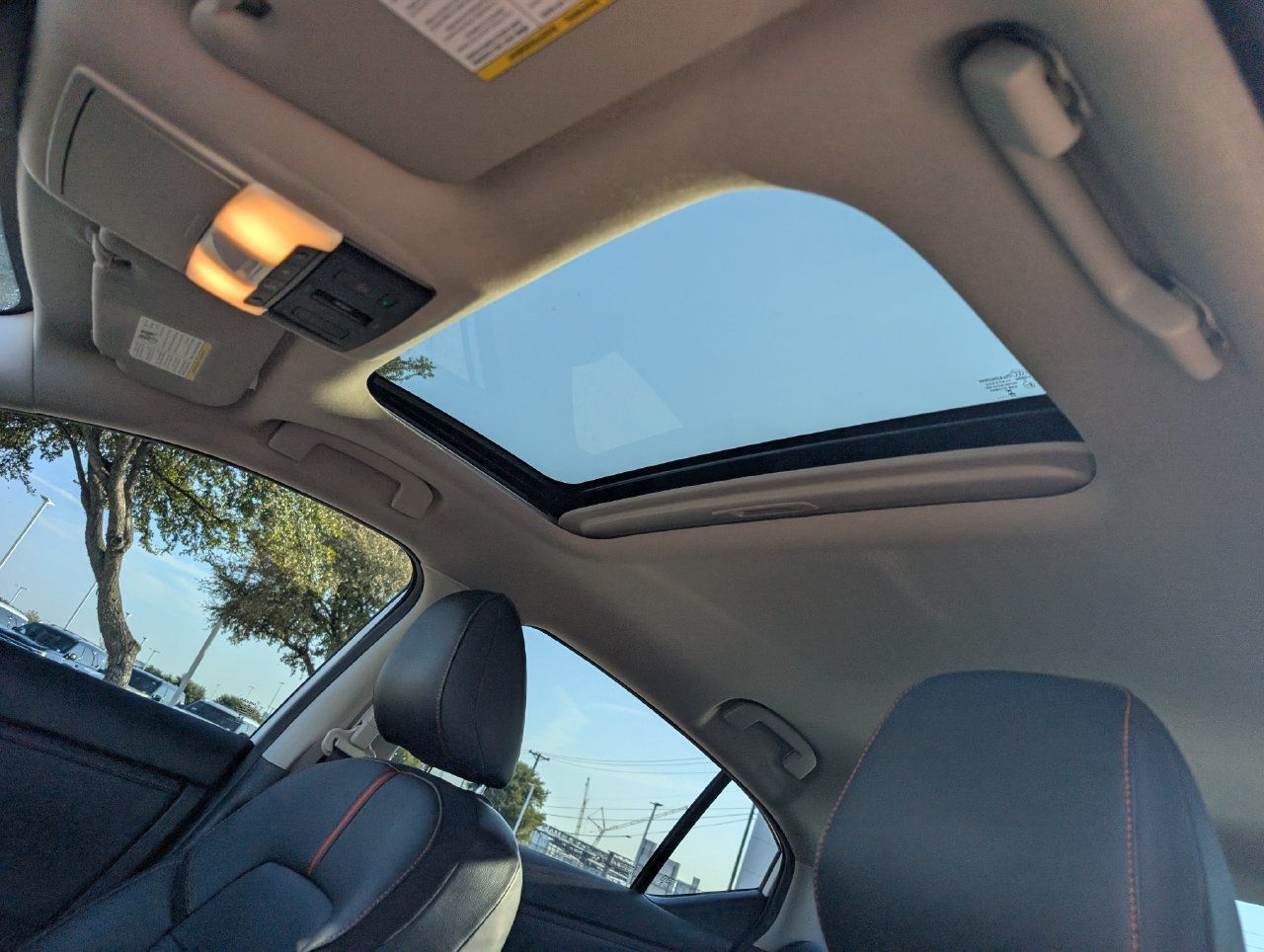 Used 2025 Nissan Sentra SR w/ SR Premium Package FWD image 28