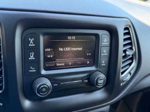 Used 2018 Jeep Compass Sport AWD/4WD image 31