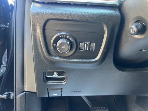 Used 2023 Jeep Grand Cherokee Summit AWD/4WD image 25