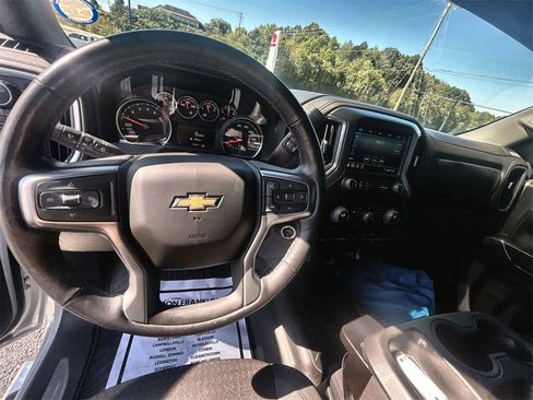 Used 2022 Chevrolet Silverado 1500 LT image 13