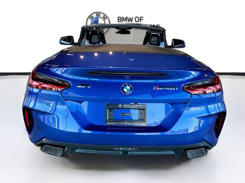 New 2026 BMW Z4 M40i w/ Shadowloine Package RWD image 5