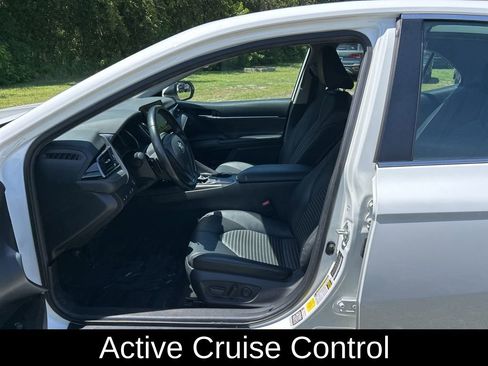 Used 2023 Toyota Camry SE image 9