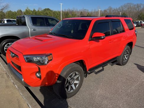 Used 2024 Toyota 4Runner TRD Off-Road Premium image 1