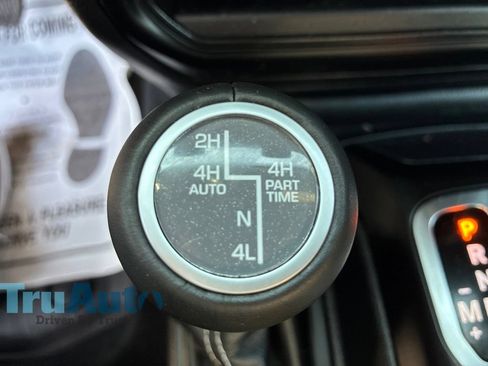 Used 2023 Jeep Wrangler Unlimited Sahara w/ Cold Weather Group AWD/4WD image 35