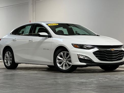 Used 2024 Chevrolet Malibu LT image 2