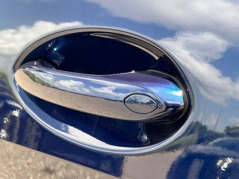 Used 2021 BMW X5 M w/ Executive Package image 36