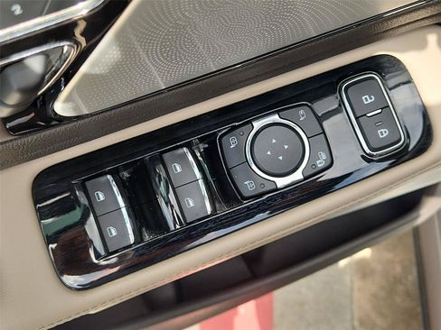 Used 2021 Lincoln Aviator Grand Touring w/ Equipment Group 301A AWD/4WD image 24