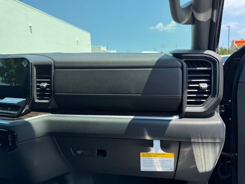 New 2026 GMC Sierra 1500 SLE w/ X31 Off-Road Package AWD/4WD image 22