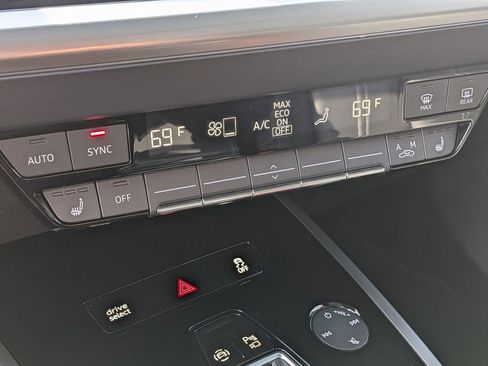 Used 2023 Audi Q4 e-tron Premium w/ Convenience Package image 23