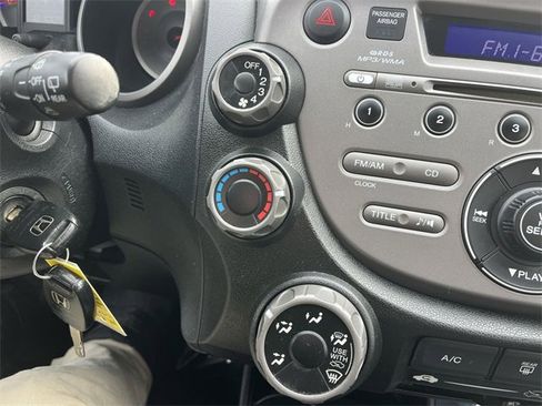 Used 2011 Honda Fit image 19