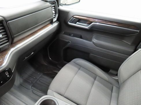 Used 2025 GMC Sierra 1500 SLE image 20