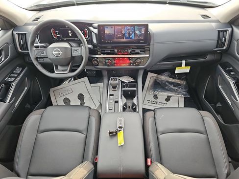 New 2026 Nissan Pathfinder SL FWD image 12
